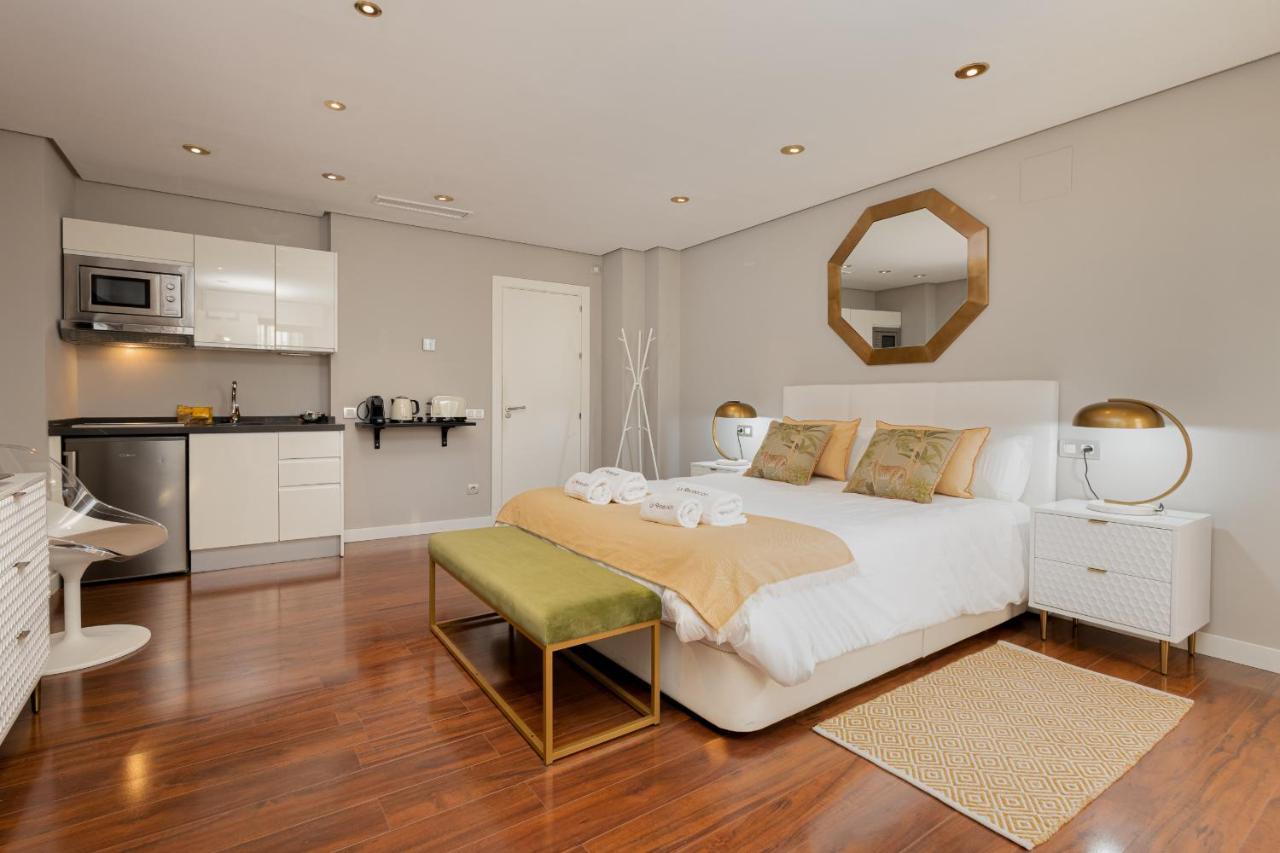 Апартаменти C30 Deluxe Studio With Terrace Into Cathedral Square Малага Екстер'єр фото