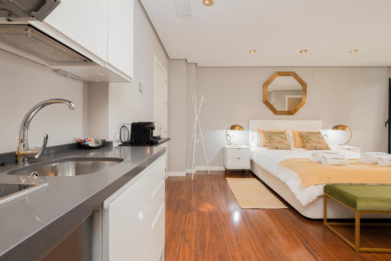 Апартаменти C30 Deluxe Studio With Terrace Into Cathedral Square Малага Екстер'єр фото